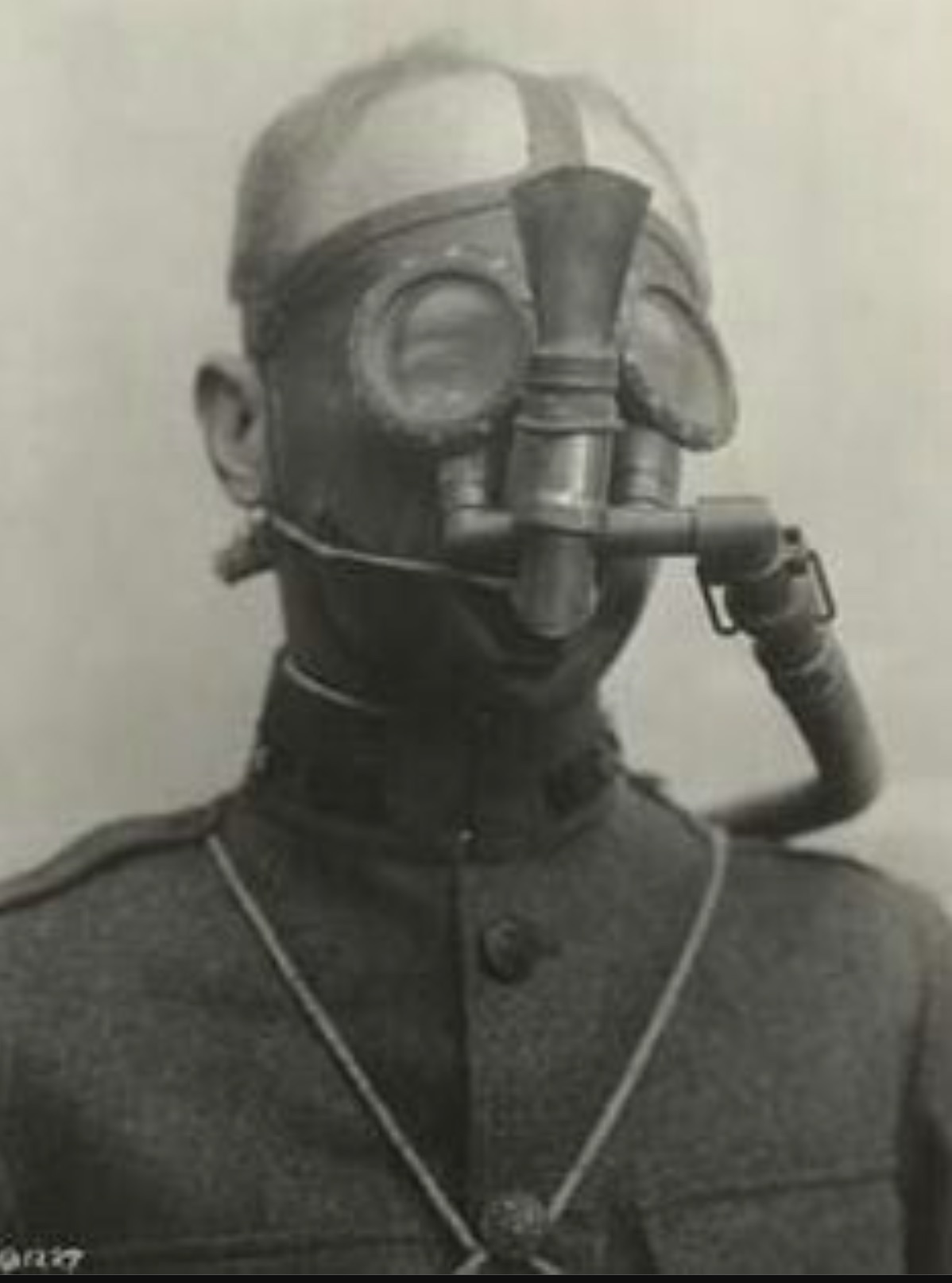 tissot type french gas mask - 91237